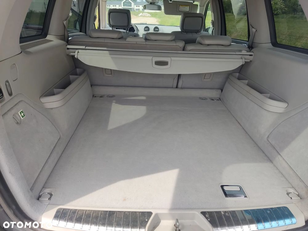 Mercedes-Benz GL - 12
