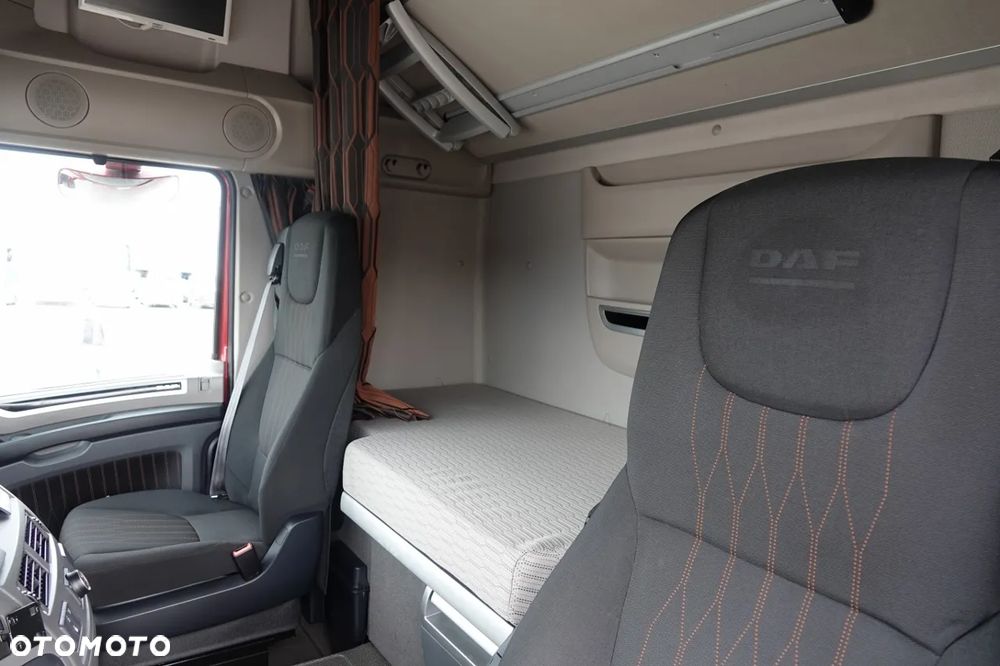 DAF XF 530 / HYDRAULIKA / KLIMA POSTOJOWA  /  SUPER SPACE CAB / CAŁA NA PODUSZKACH / TV / ALUFELGI - 26
