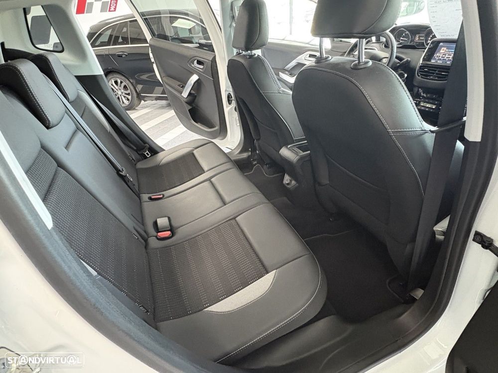 Peugeot 2008 1.2 PureTech Allure - 20