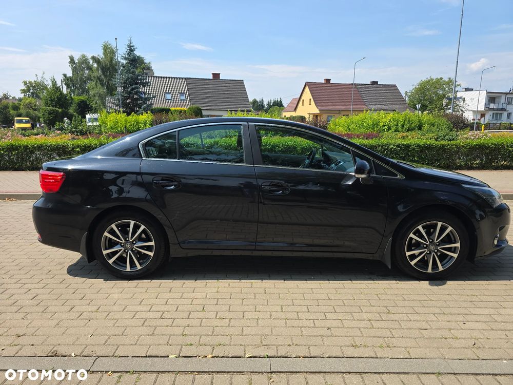 Toyota Avensis 2.0 Premium - 5
