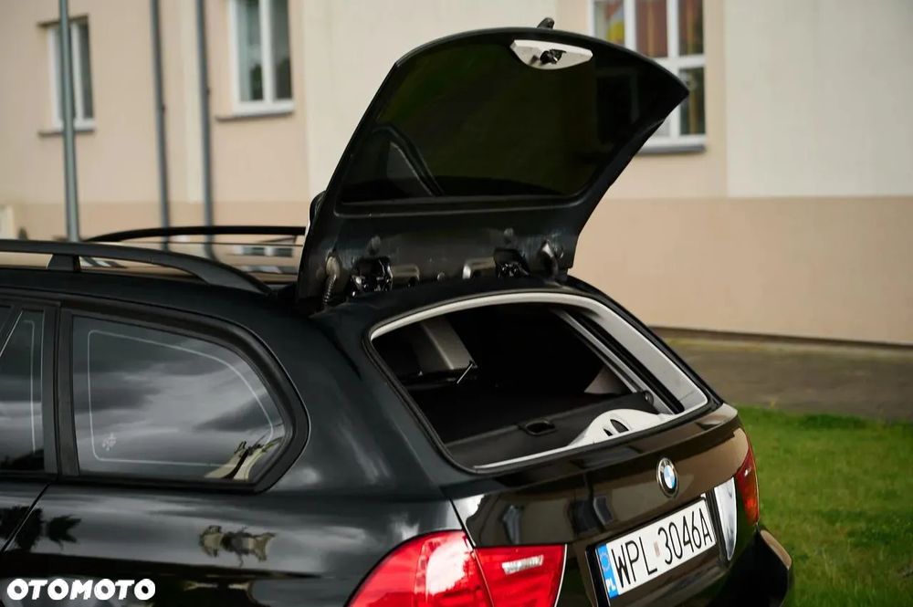 BMW Seria 3 318d DPF Touring Edition Sport - 17