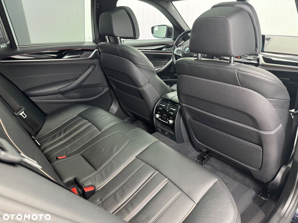 BMW Seria 5 540i xDrive M Sport sport - 33