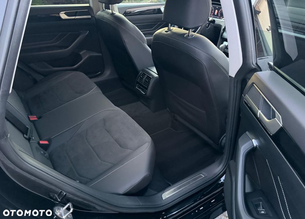 Volkswagen Arteon 2.0 TDI SCR R-Line DSG - 24