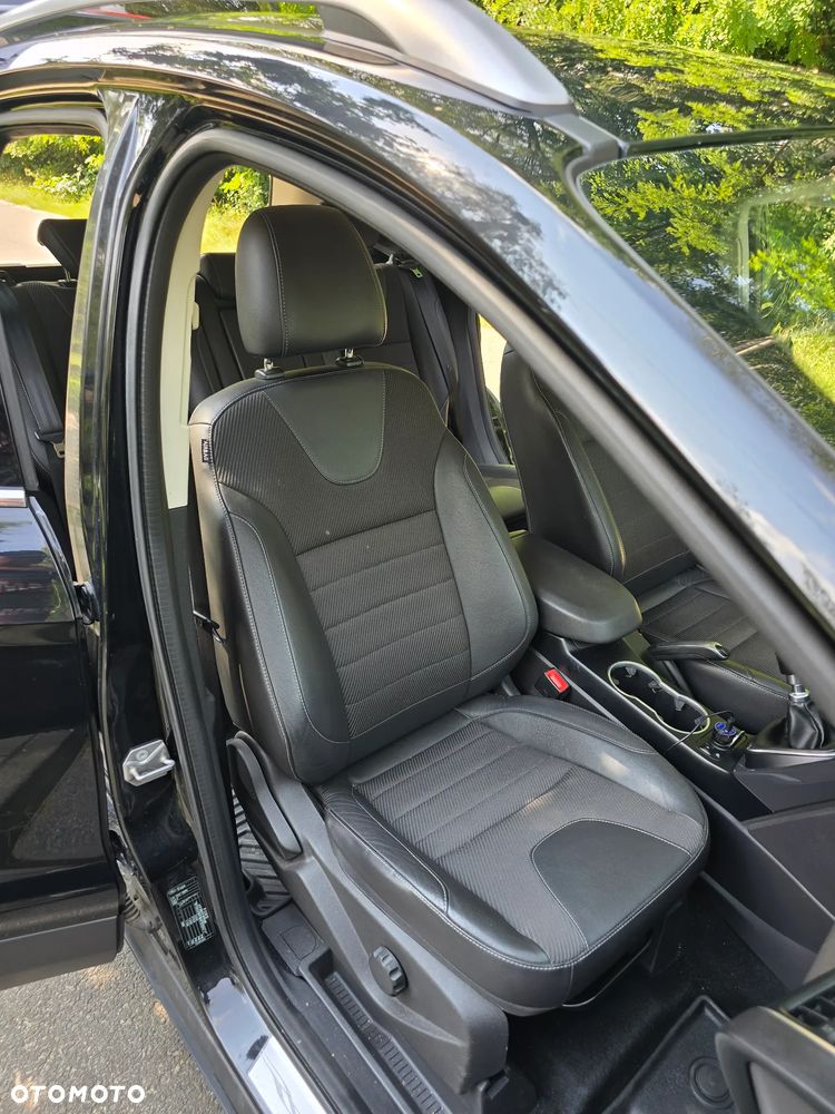 Ford Kuga 2.0 TDCi 2x4 Titanium - 22