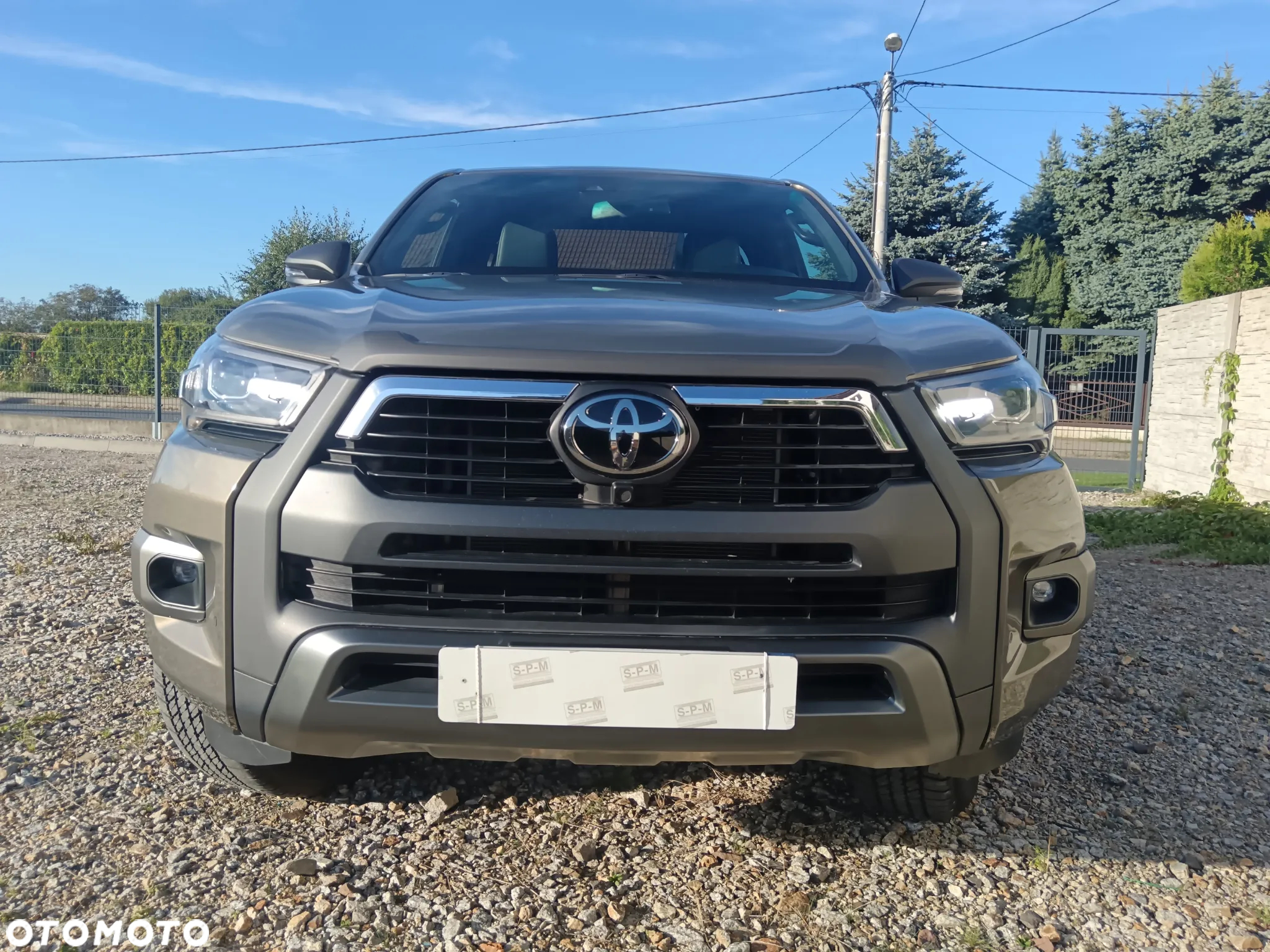 Toyota Hilux - 8