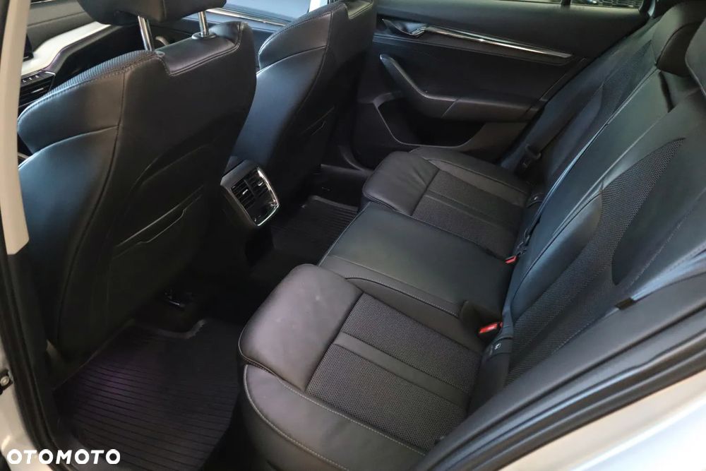 Skoda Octavia 2.0 TDI DSG 4x4 Style - 10