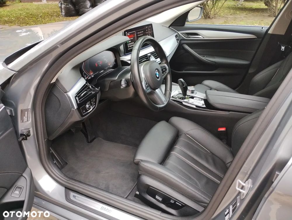 BMW Seria 5 520d - 25
