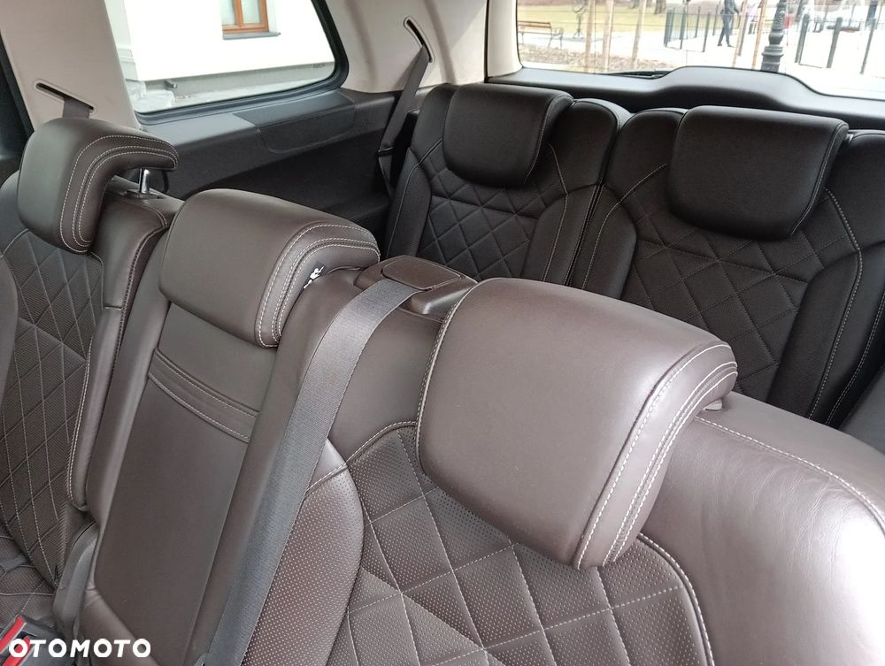 Mercedes-Benz GLS - 18