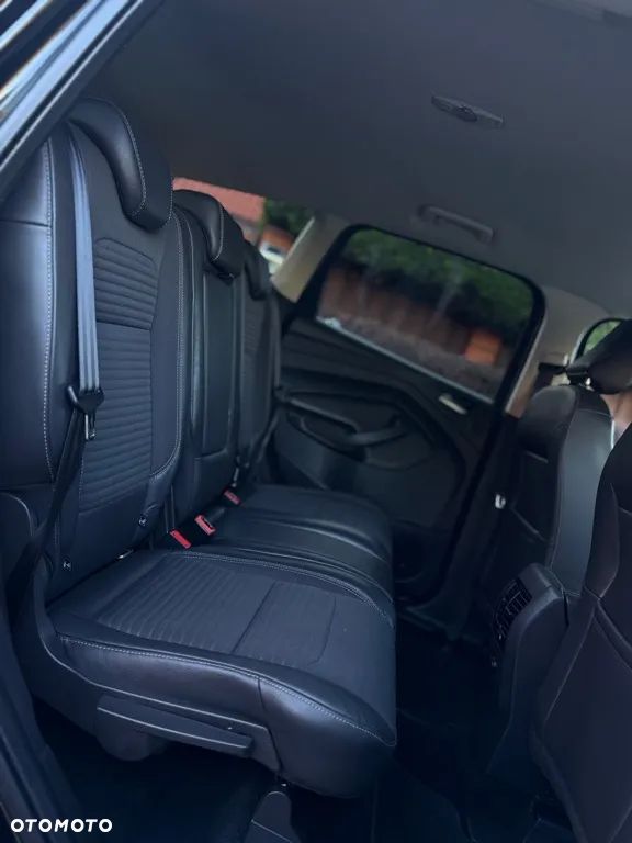 Ford Kuga 2.0 TDCi 4x4 Titanium - 31