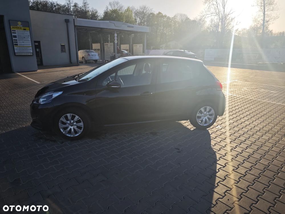 Peugeot 208 - 4