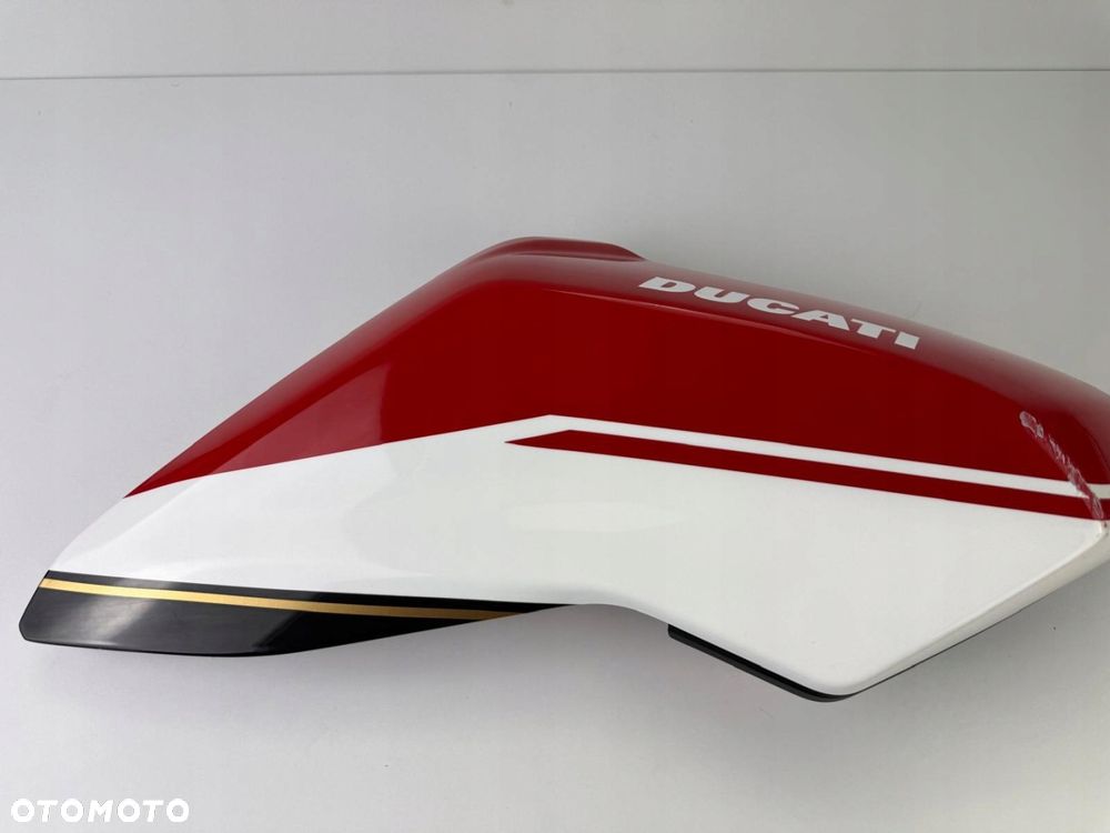 Prawa nakładka zbiornika Ducati Hypermotard 950 2022+ - 2