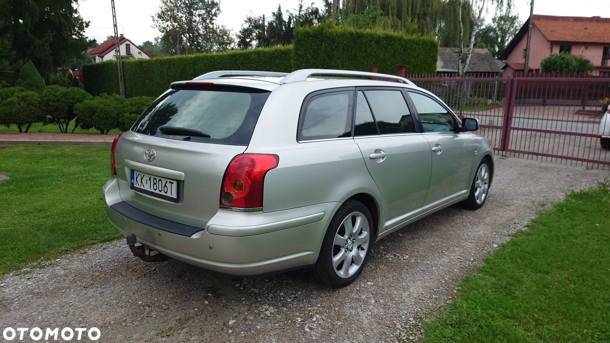 Toyota Avensis 1.8 VVT-i Combi Executive - 13