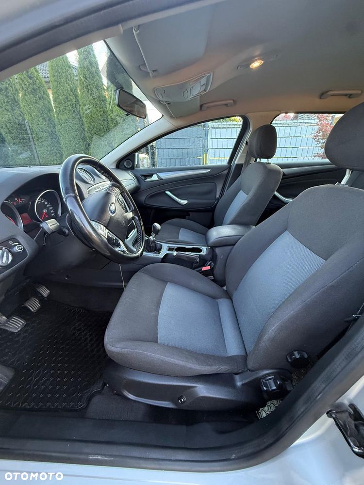 Ford Mondeo - 10