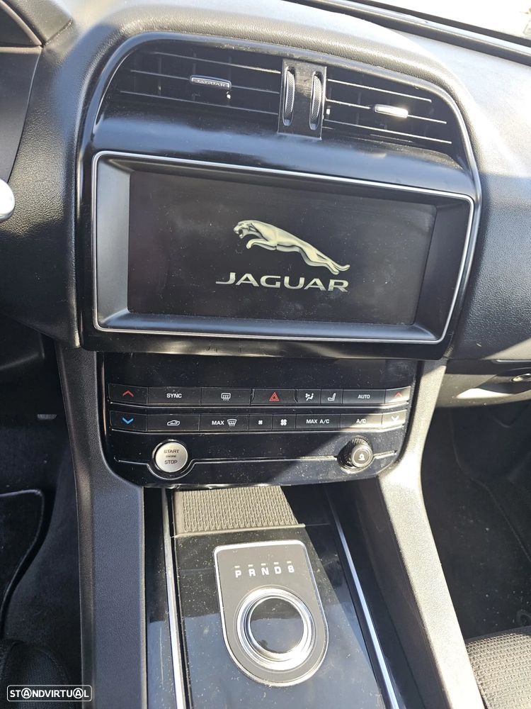 Jaguar F-Pace 20d AWD Aut. Prestige - 9