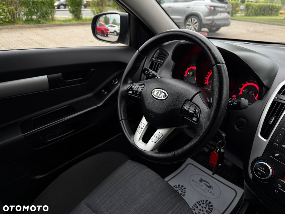Kia Ceed 1.4 CVVT Dream Team Edition - 6