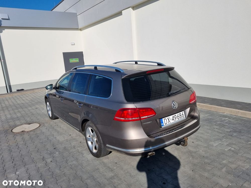Volkswagen Passat - 4