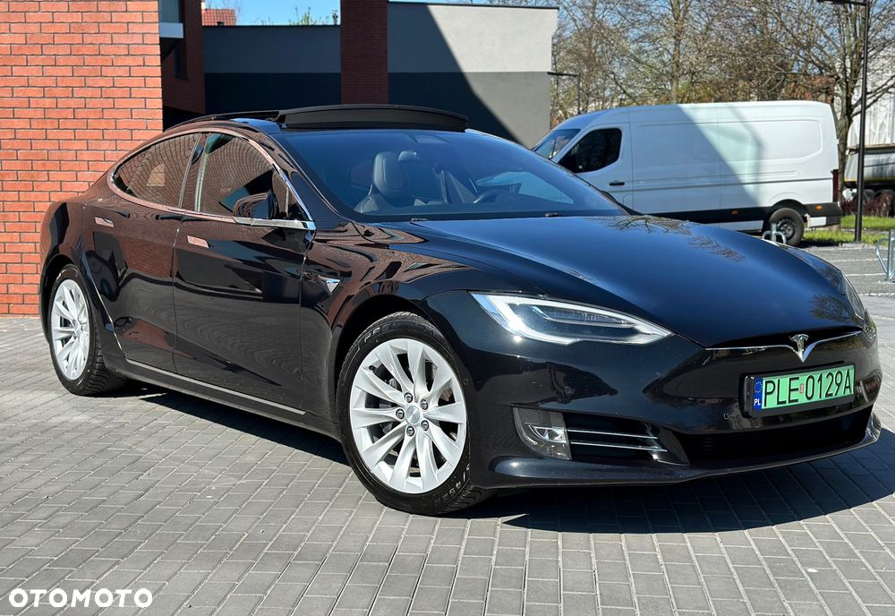 Tesla Model S - 2