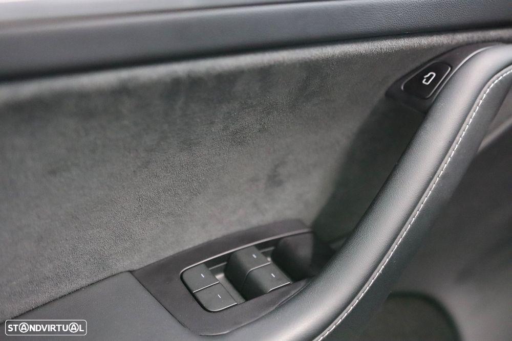 Tesla Model Y Performance Tração Integral - 20