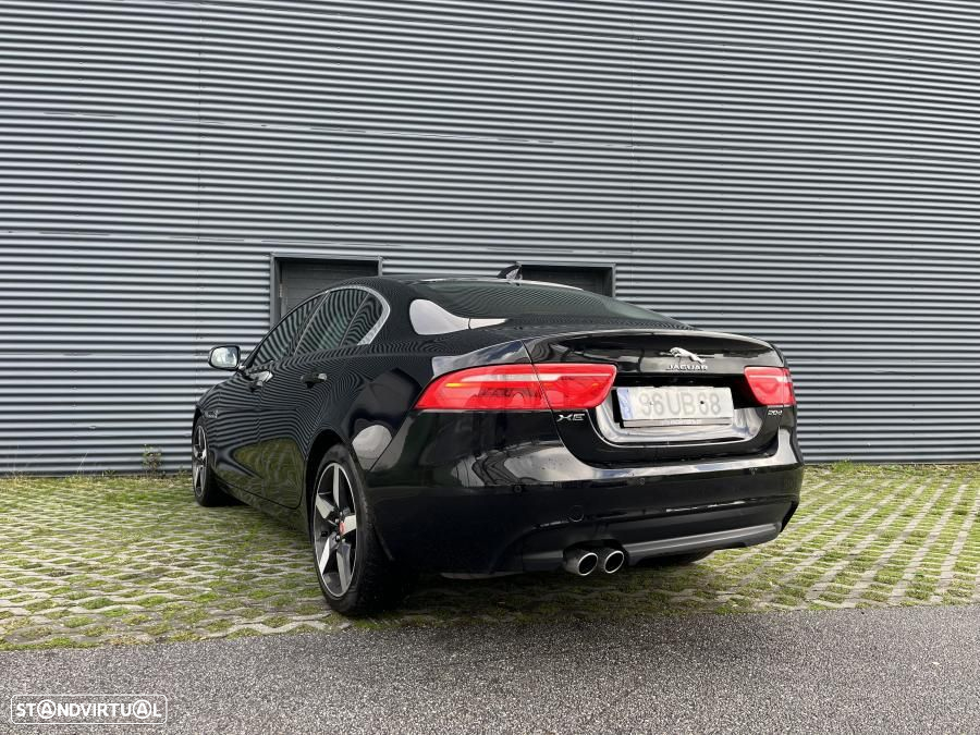 Jaguar XE 2.0 D Prestige Aut. - 4