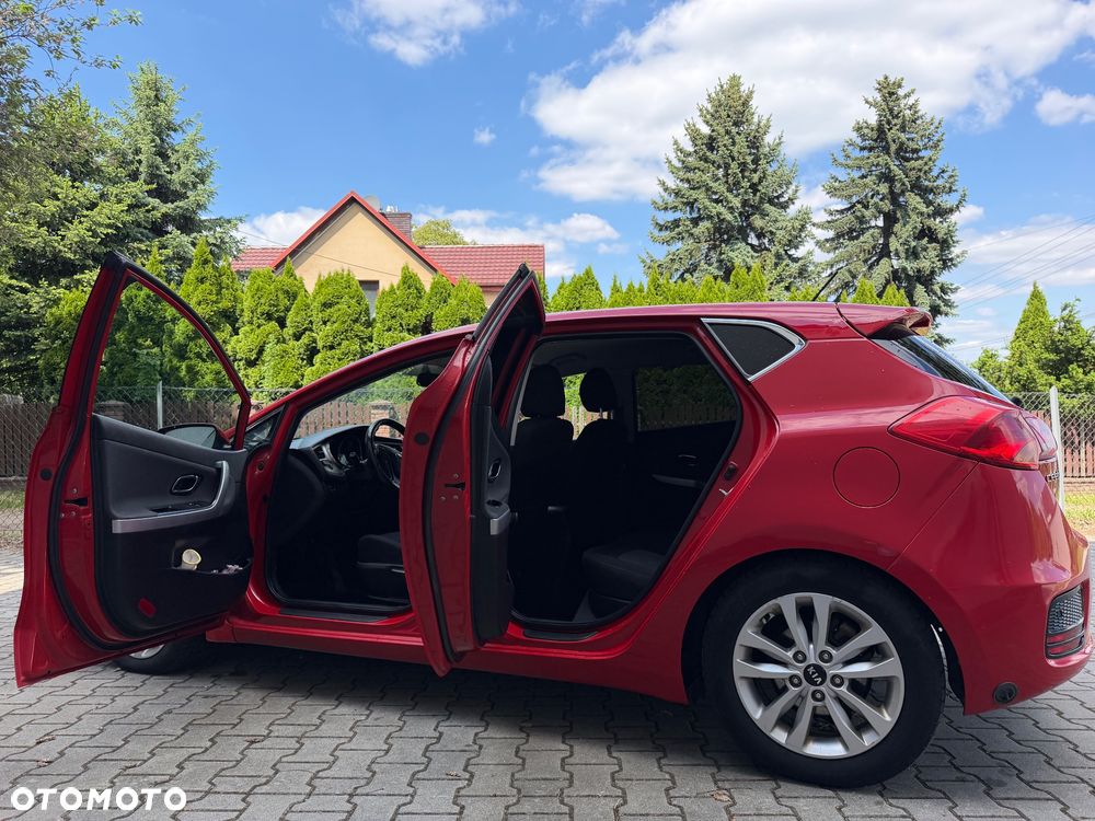 Kia Ceed 1.4 CVVT ISG Dream Team Edition - 9