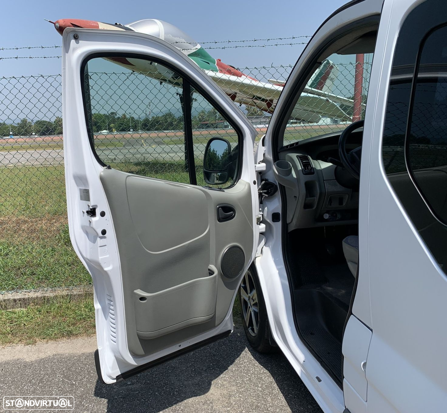 Renault Trafic 1.9 dCi L1H1 1T 100 9L - 44