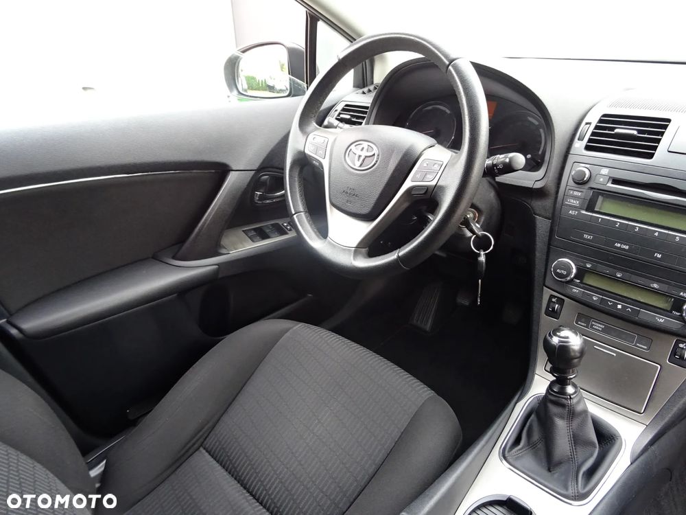Toyota Avensis - 14