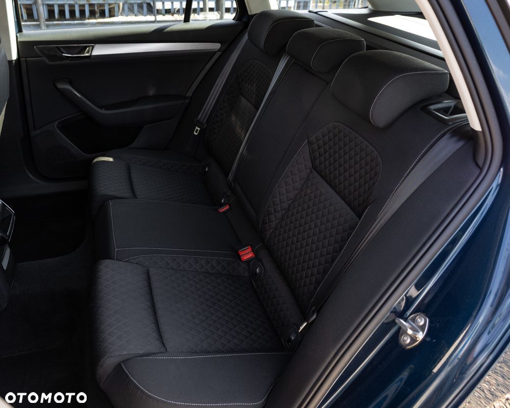 Skoda Superb 2.0 TDI SCR Ambition DSG - 34