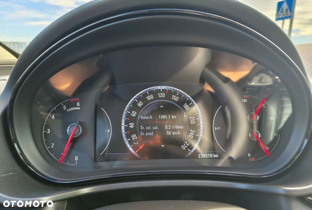 Opel Insignia - 13