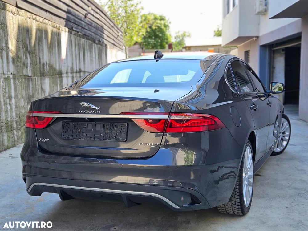 Jaguar XF P300 AWD R-Dynamic S - 20