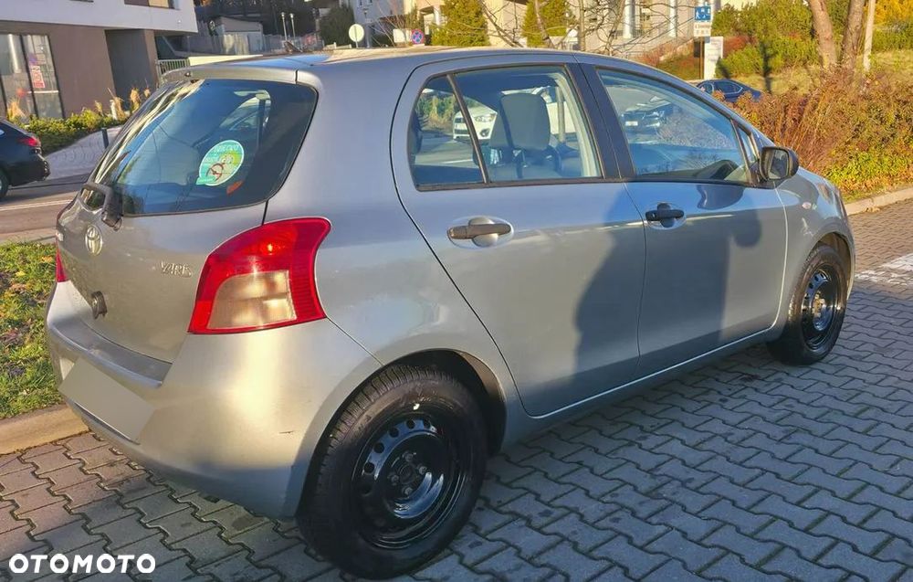 Toyota Yaris - 6