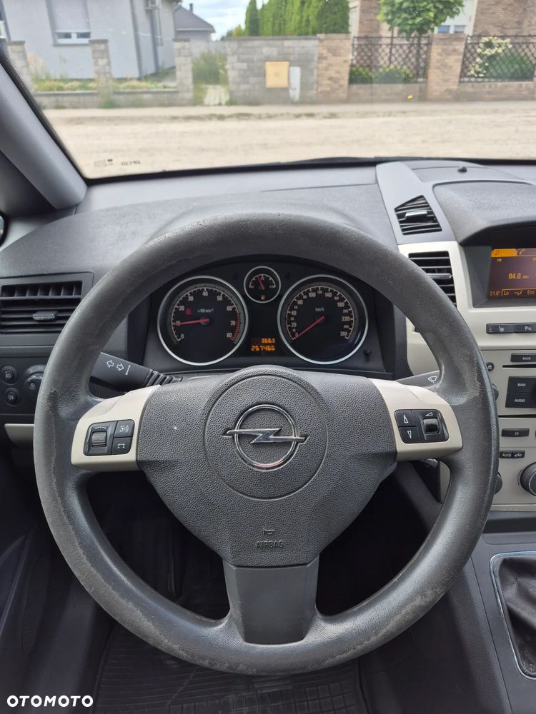Opel Zafira - 9