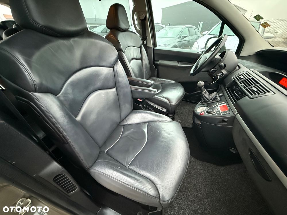 Citroën C8 2.0 16V Style - 28