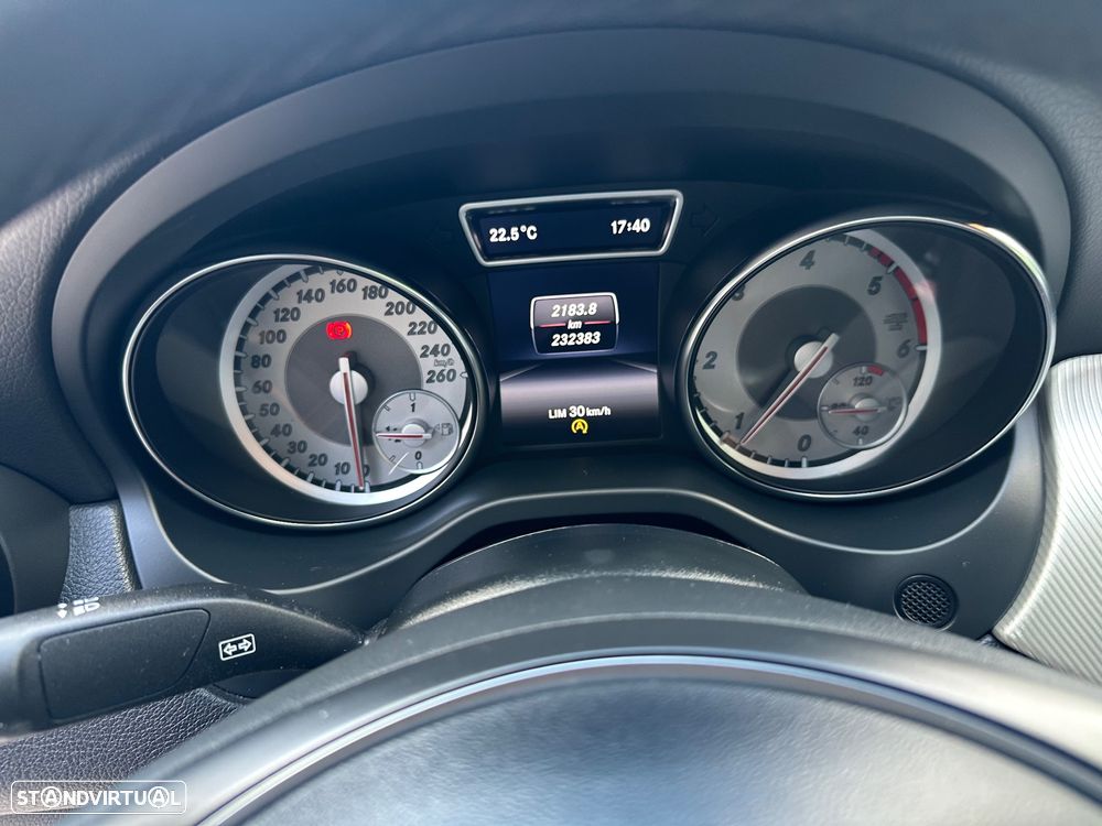 Mercedes-Benz CLA 180 (CDI) d Urban - 20