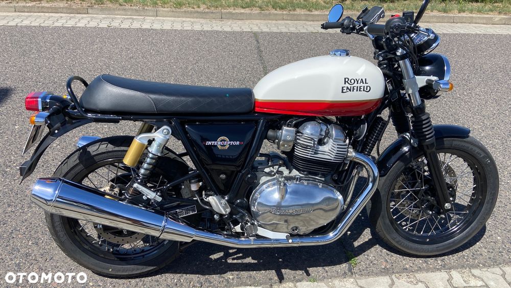 Royal Enfield Interceptor - 11