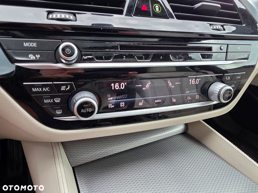 BMW Seria 5 520d xDrive M Sport Edition - 15