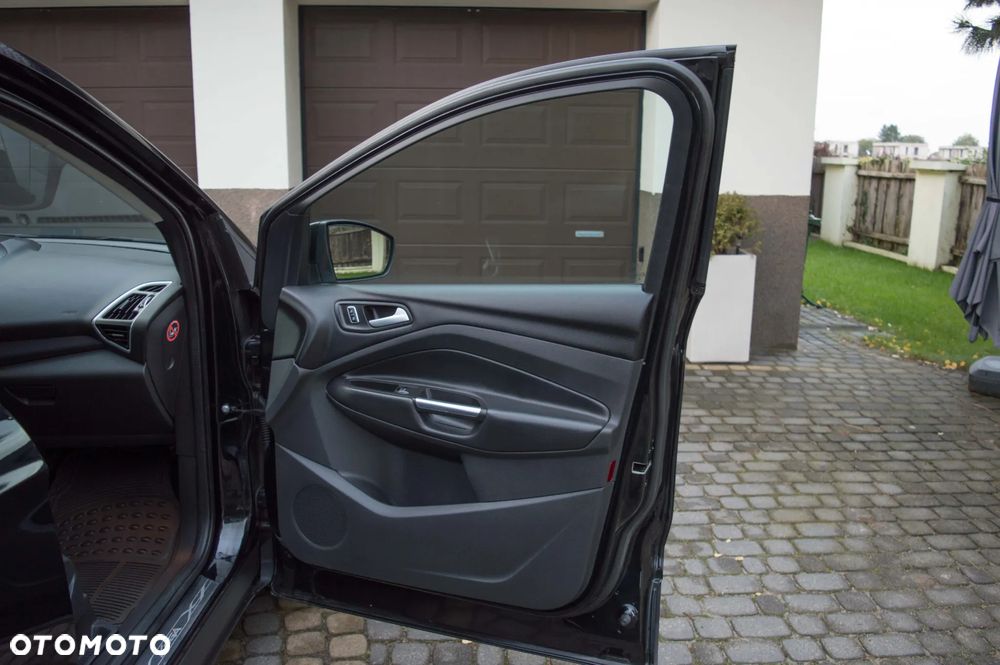 Ford Kuga 2.0 TDCi 4WD Titanium - 24