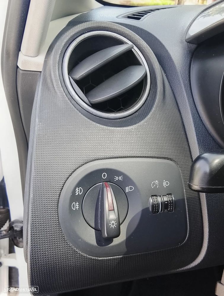 SEAT Ibiza ST 1.2 12V I-Tech - 13