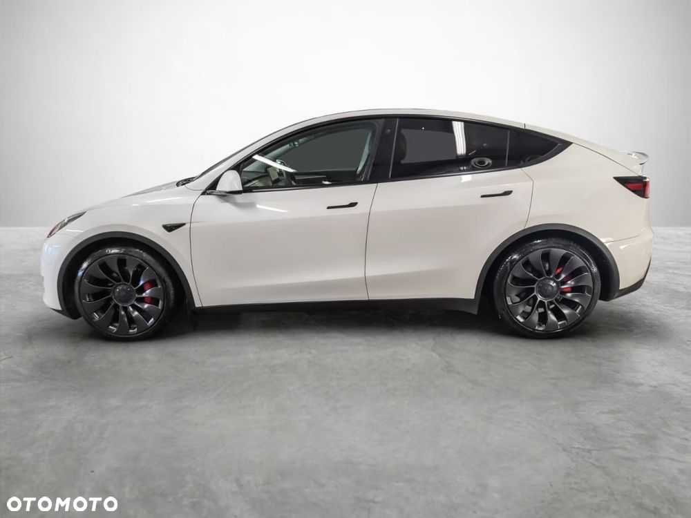 Tesla Model Y Performance Dual Motor AWD - 8