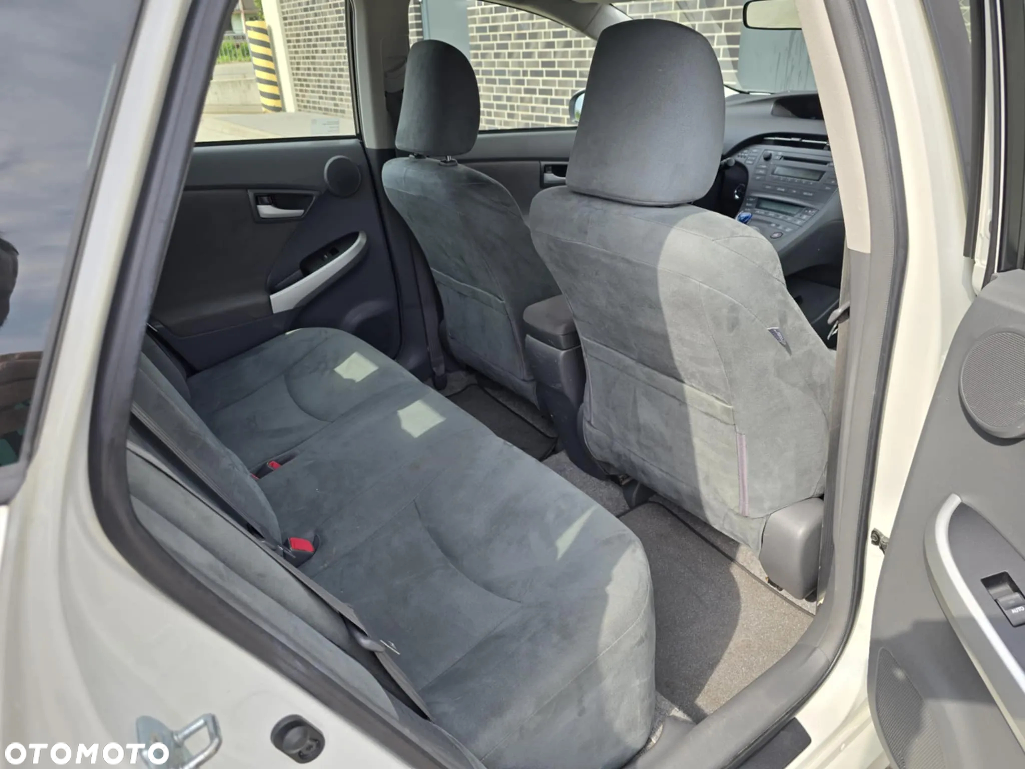 Toyota Prius (Hybrid) Executive - 24