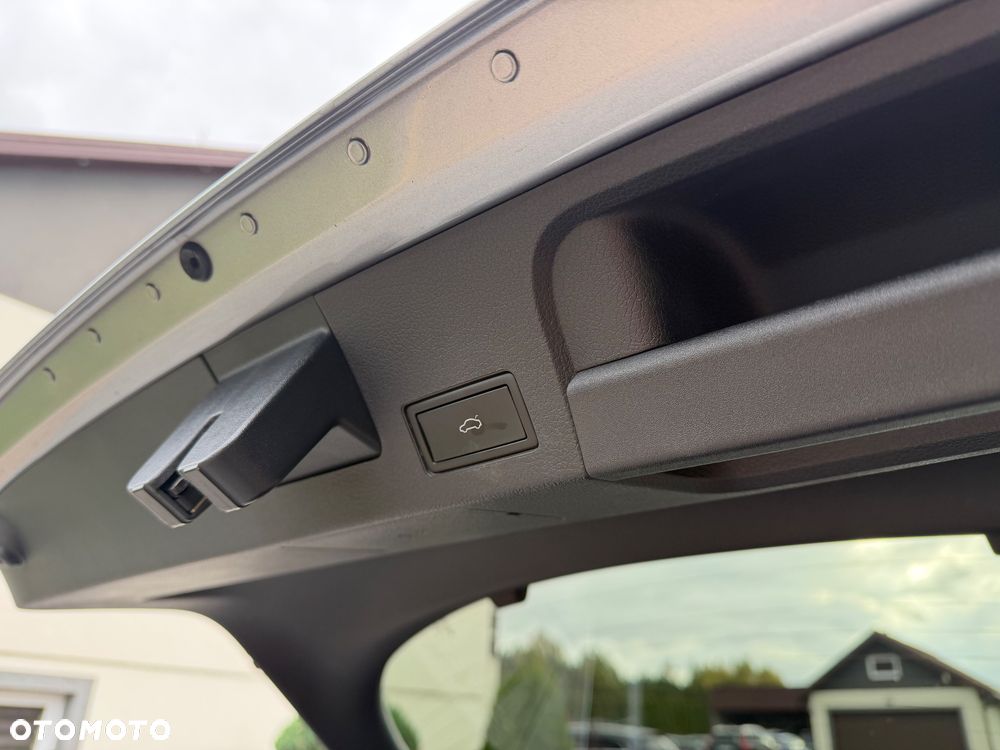 Volkswagen Arteon 2.0 TDI R-Line DSG - 32
