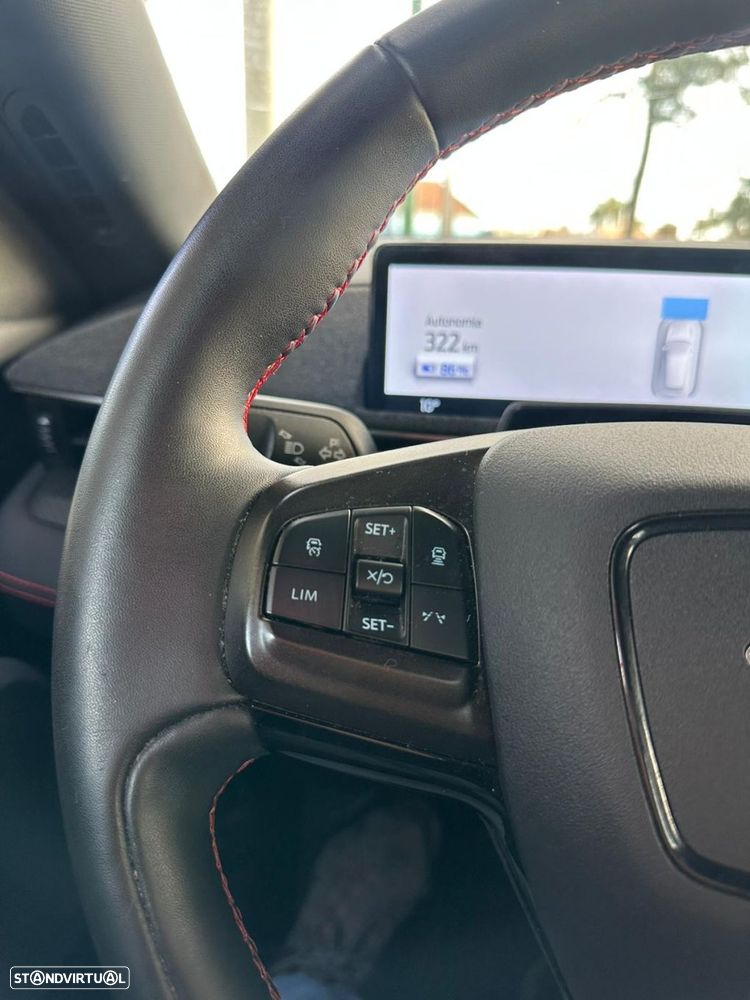 Ford Mustang Mach-E Premium AWD - 22