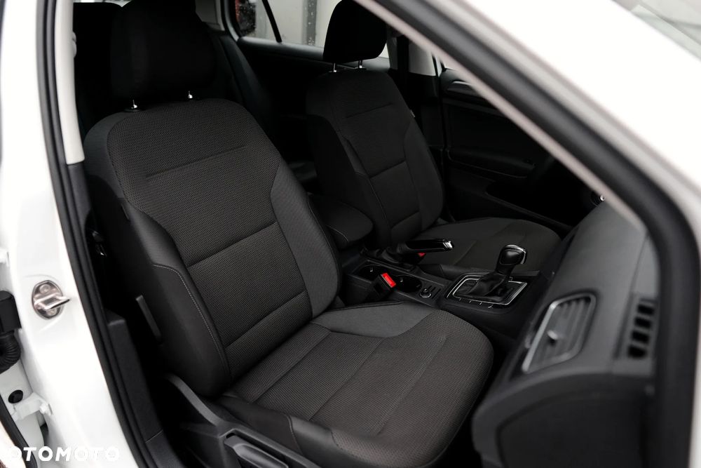 Volkswagen Golf - 20