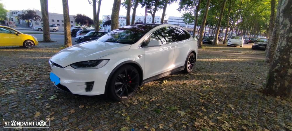 Tesla Model X - 2