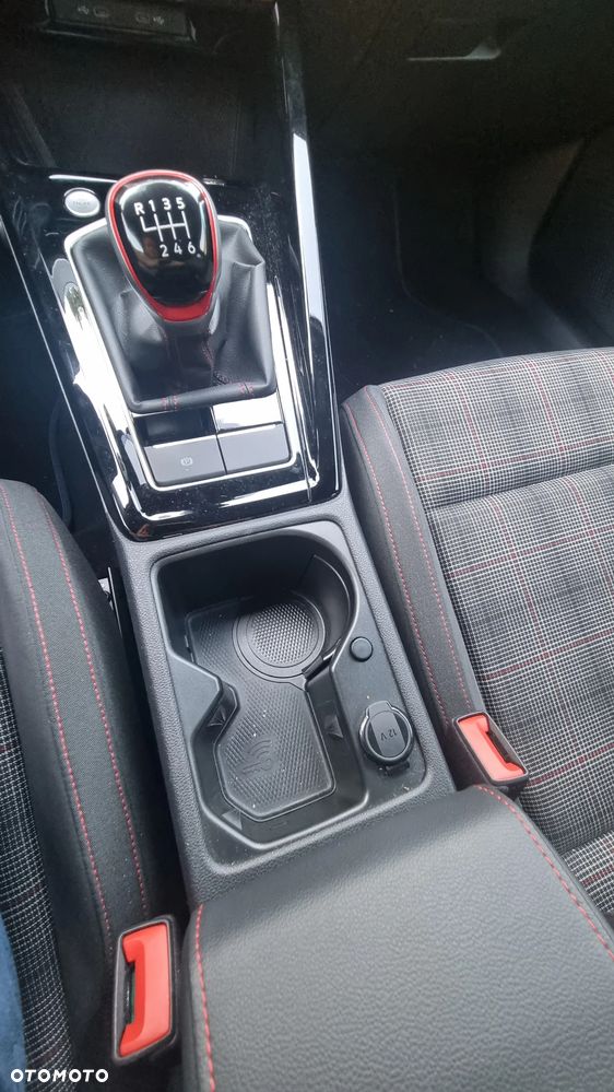 Volkswagen Golf 2.0 TSI OPF GTI - 33