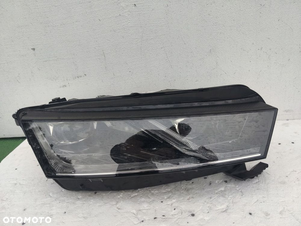 Lampa LED prawa Skoda Octavia 4 - 1