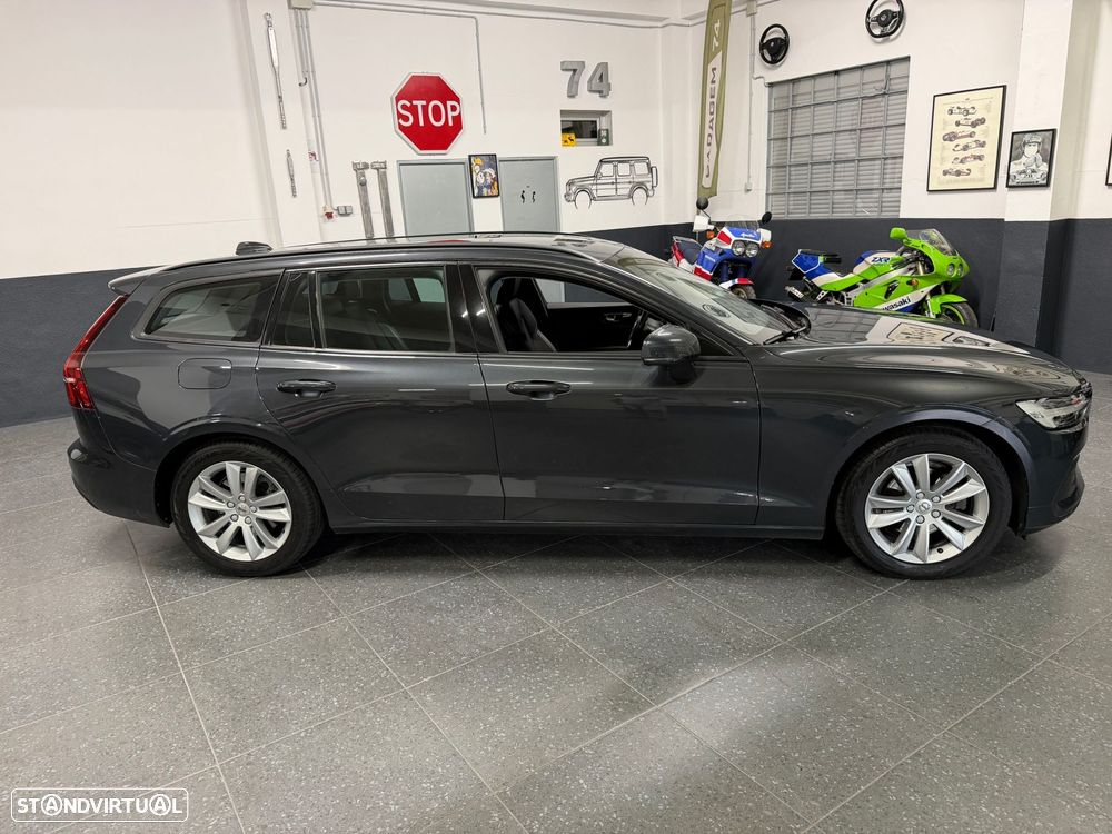Volvo V60 2.0 D3 Momentum - 25