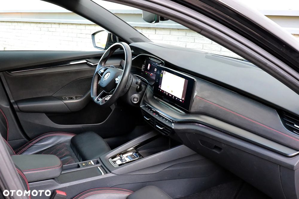 Skoda Octavia 2.0 TSI DSG RS Plus - 25