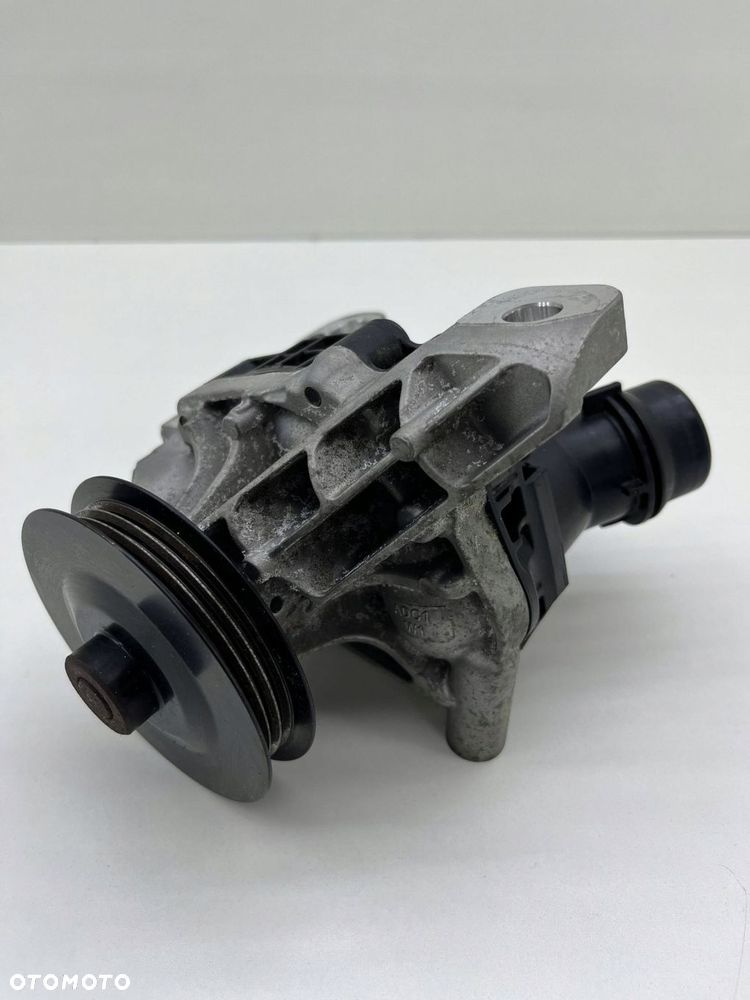 VOLVO XC40 1.5 HYBRYDA POMPA WODY 32257932 - 1