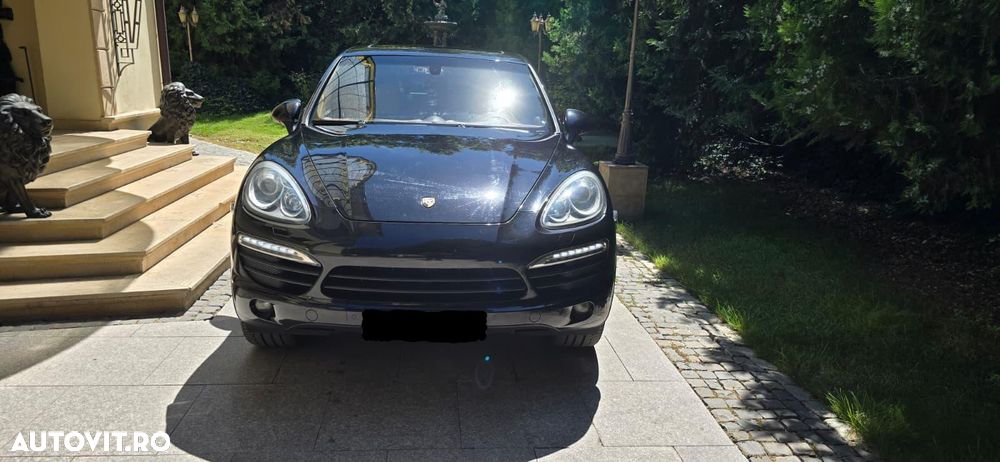 Porsche Cayenne - 1