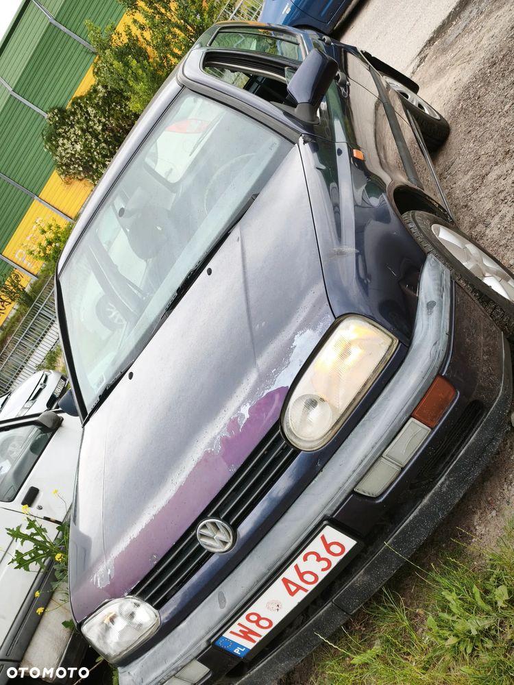 Volkswagen Golf 1.8 CL - 24
